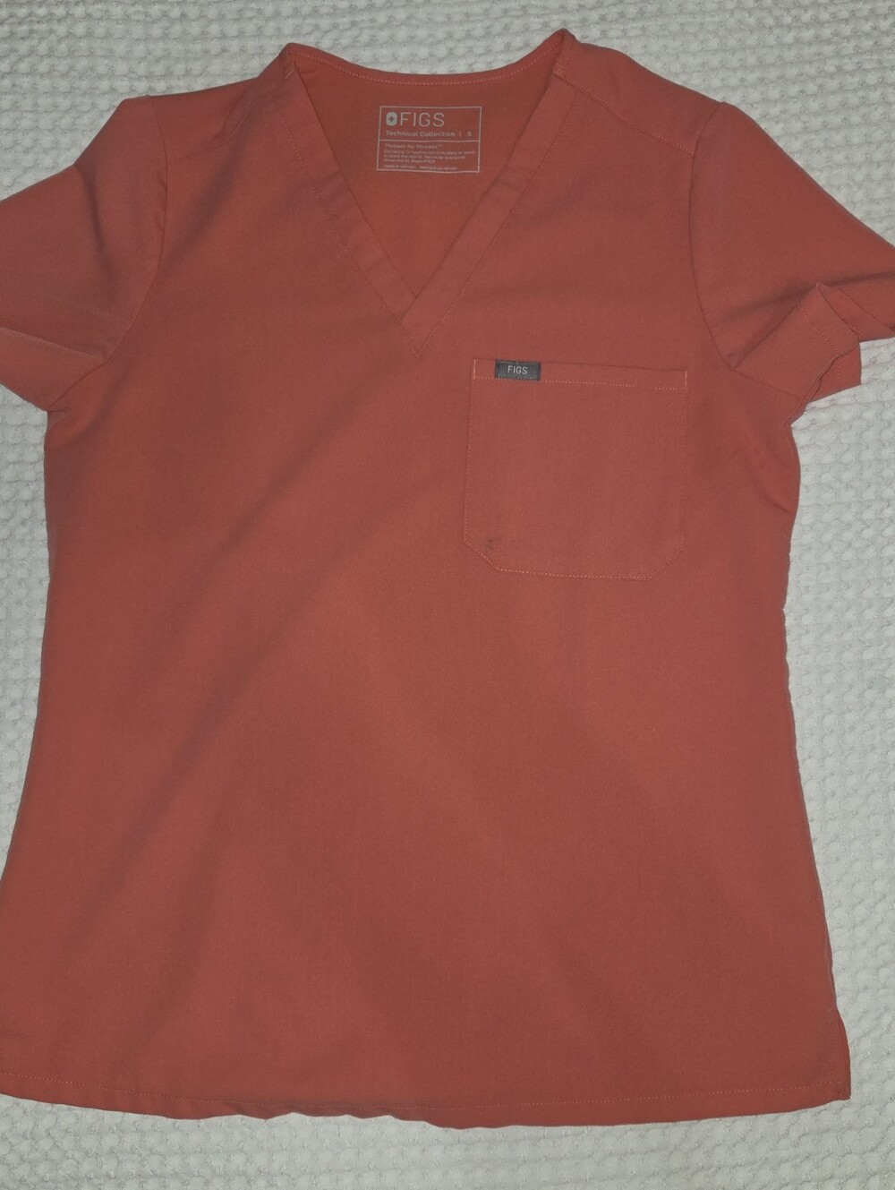 FIGS Catarina Scrub Top Women S Small Coral Orange V-Neck 1-Pocket Technical